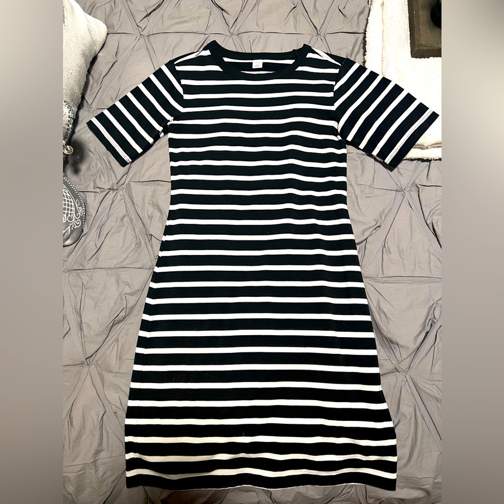 Old navy girls t shirt dress black and white strip excellent condition size xs